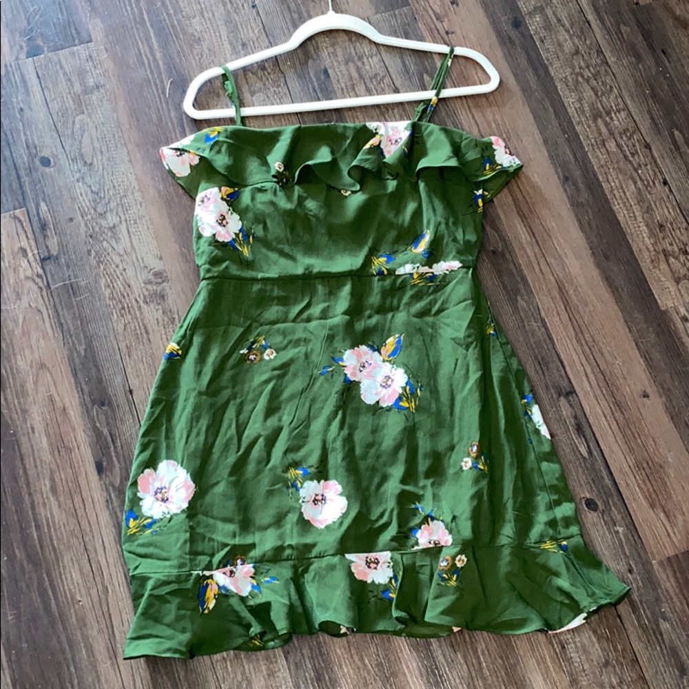 Row A Nordstrom Green Floral Ruffle Dress